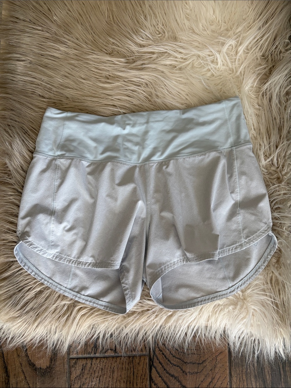 Lululemon HR speed shorts 4" sz 8